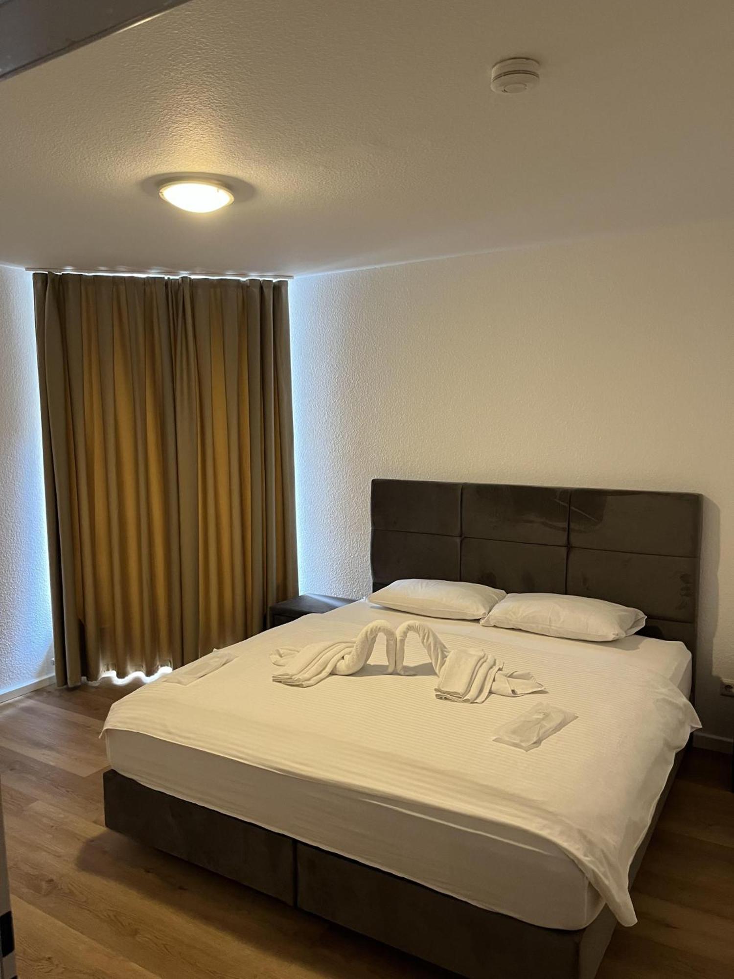 Bayrischer Hof Krefeld Bilik gambar