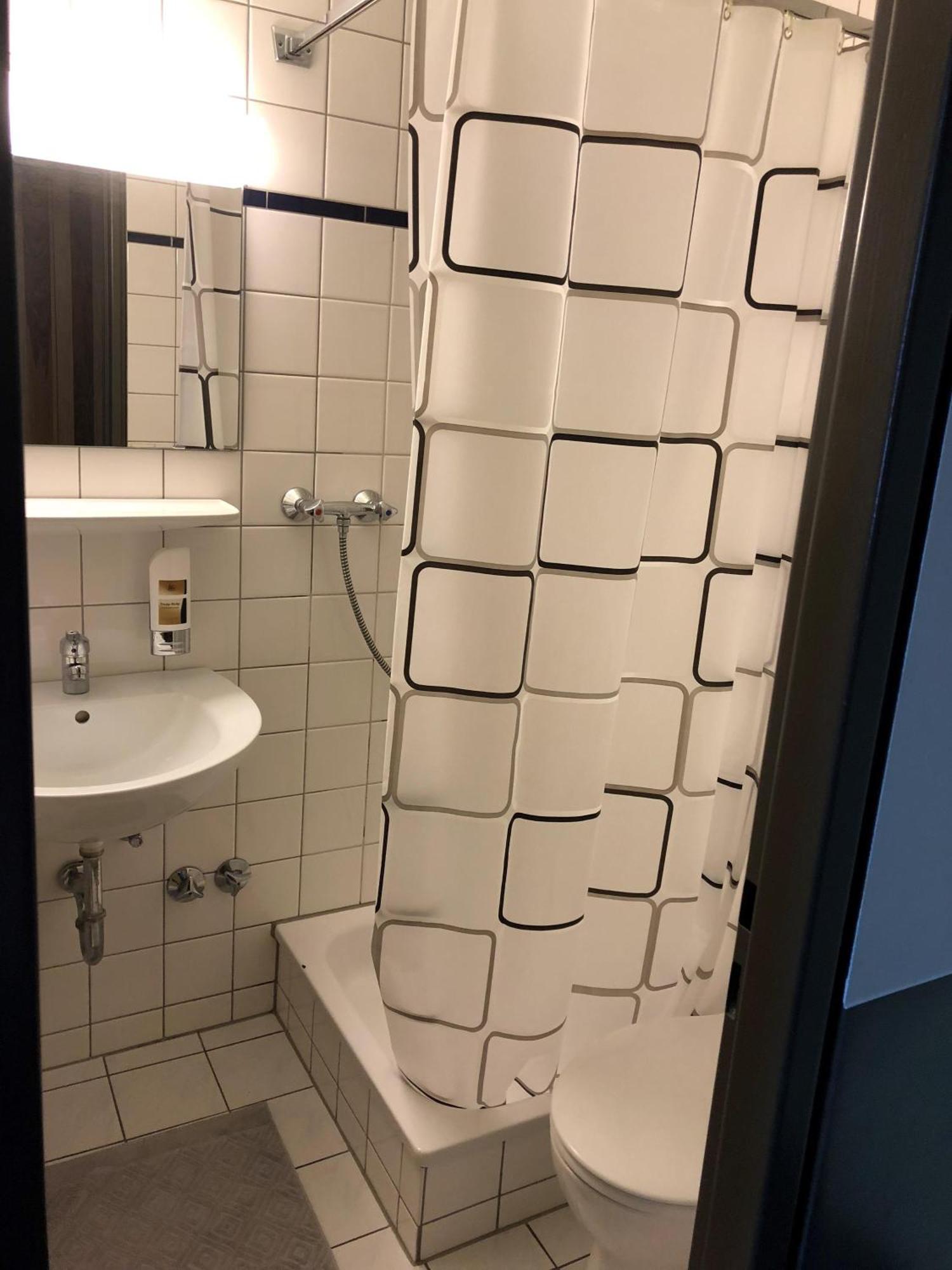 Bayrischer Hof Krefeld Bilik gambar